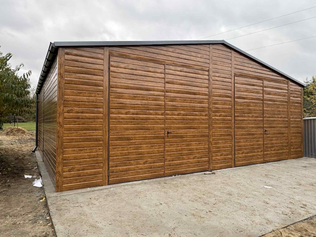 Garaż blaszany 9m x 7m